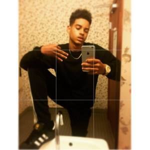 Meet your Posher, Cameron